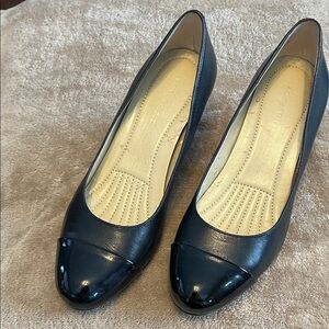 Easy Spirit Black Patent Toe Heels